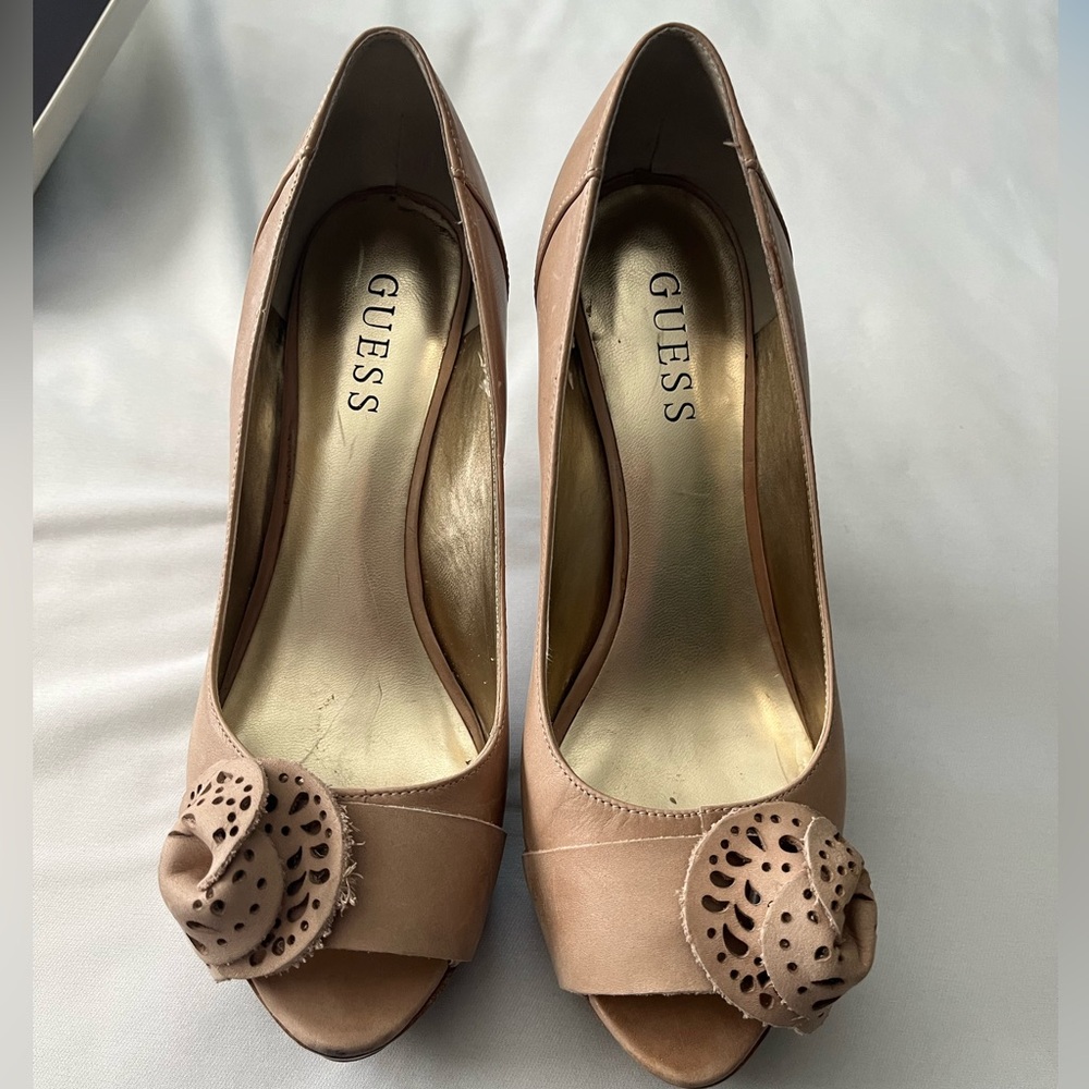 Guess heels used good condition